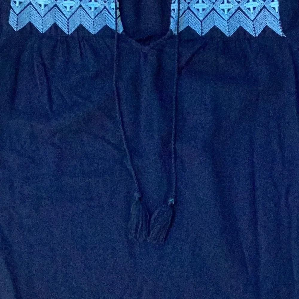 Old Navy Embroidered Peasant Blouse, size small tall - Picture 5 of 11